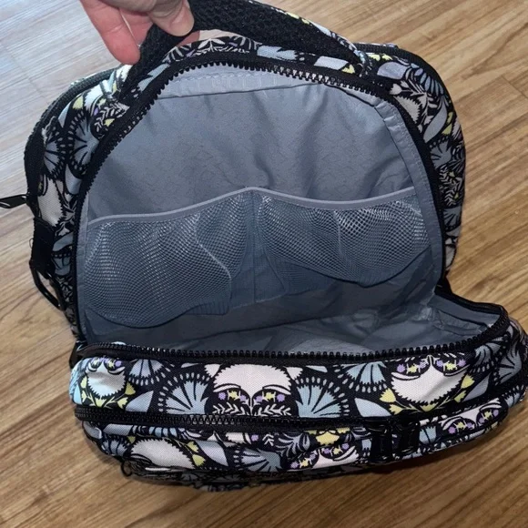 Vera Bradley “Plaza Medallion” Grand XL Backpack - Picture 6 of 16